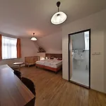 Hotel Kácov Hotel 3*