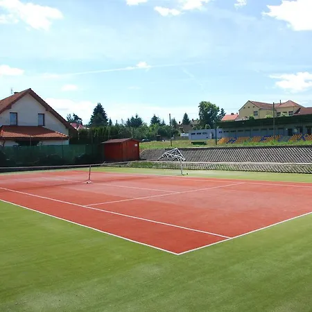 Hotel Kacov 3*