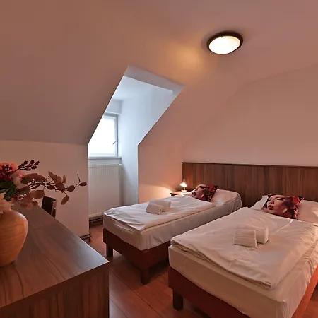 Otel Hotel Kacov Kácov