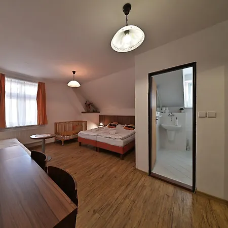 Hotel Kacov Otel 3*